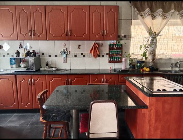 3 BEDROOM HOUSE FOR SALE IN RAISETHORPE